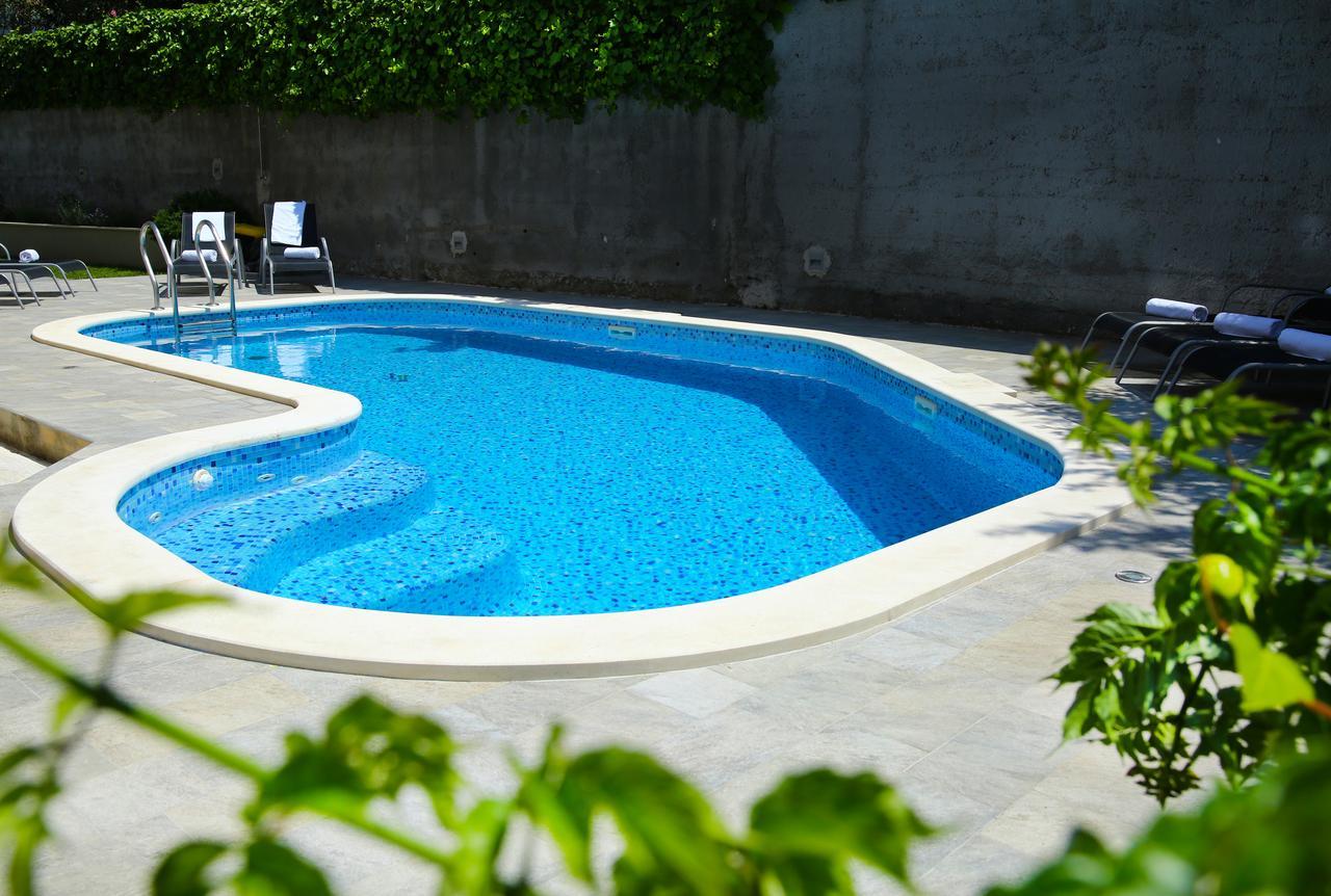 Apartments Nemira Exclusive Omiš Exterior foto